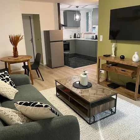 Mc Cmz Metropolis Placeducale アパート Charleville-Mézières